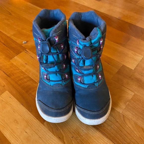 Little Girl's MERRELL Snow Boots Size 12 - Picture 3 of 5